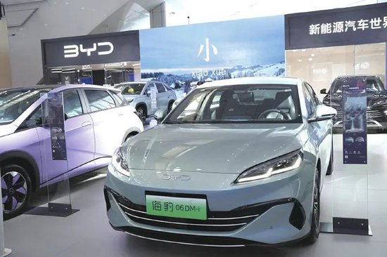 股票配资平台官网入口 新能源车市2月开门红：比亚迪销量破32万辆，小鹏同比激增570%